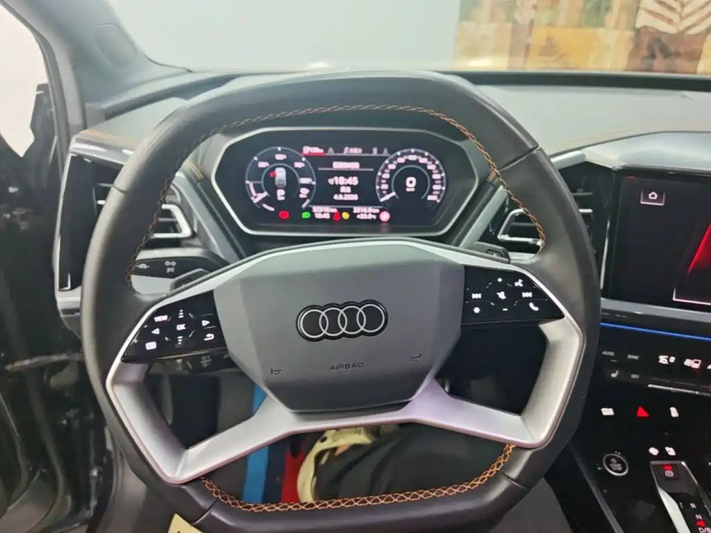 Audi Q4 e-tron — миниатюра 11