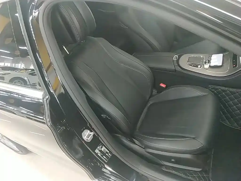 Mercedes-Benz E-Class — миниатюра 25