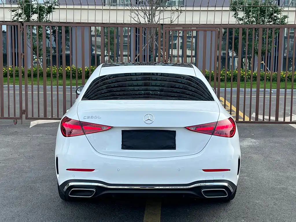 Mercedes-Benz C-Class — миниатюра 15