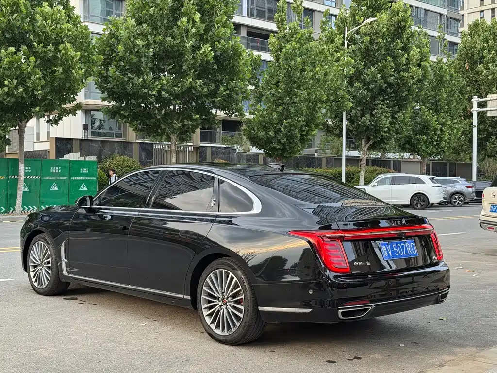 Hongqi H9 2022 2.0T