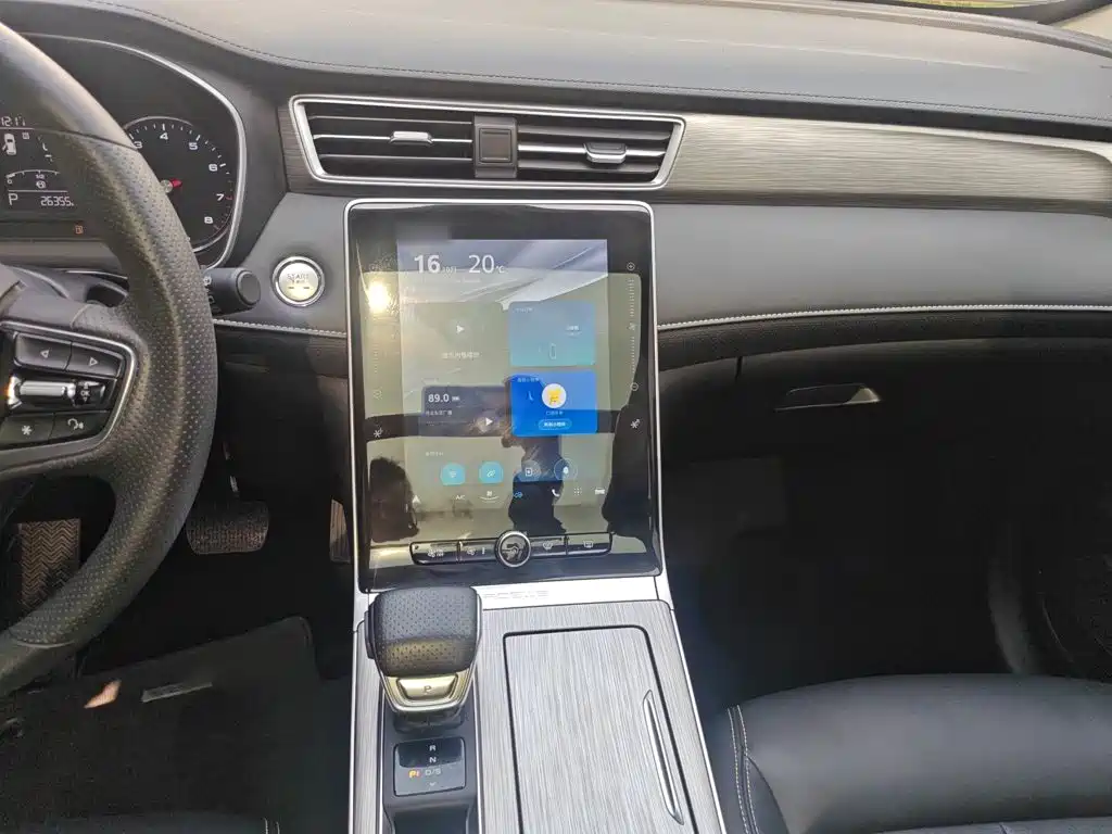 Roewe RX5 — миниатюра 6