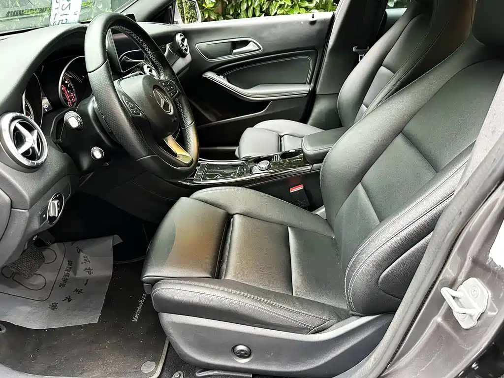 Mercedes-Benz CLA 2017 CLA 200 Fashion