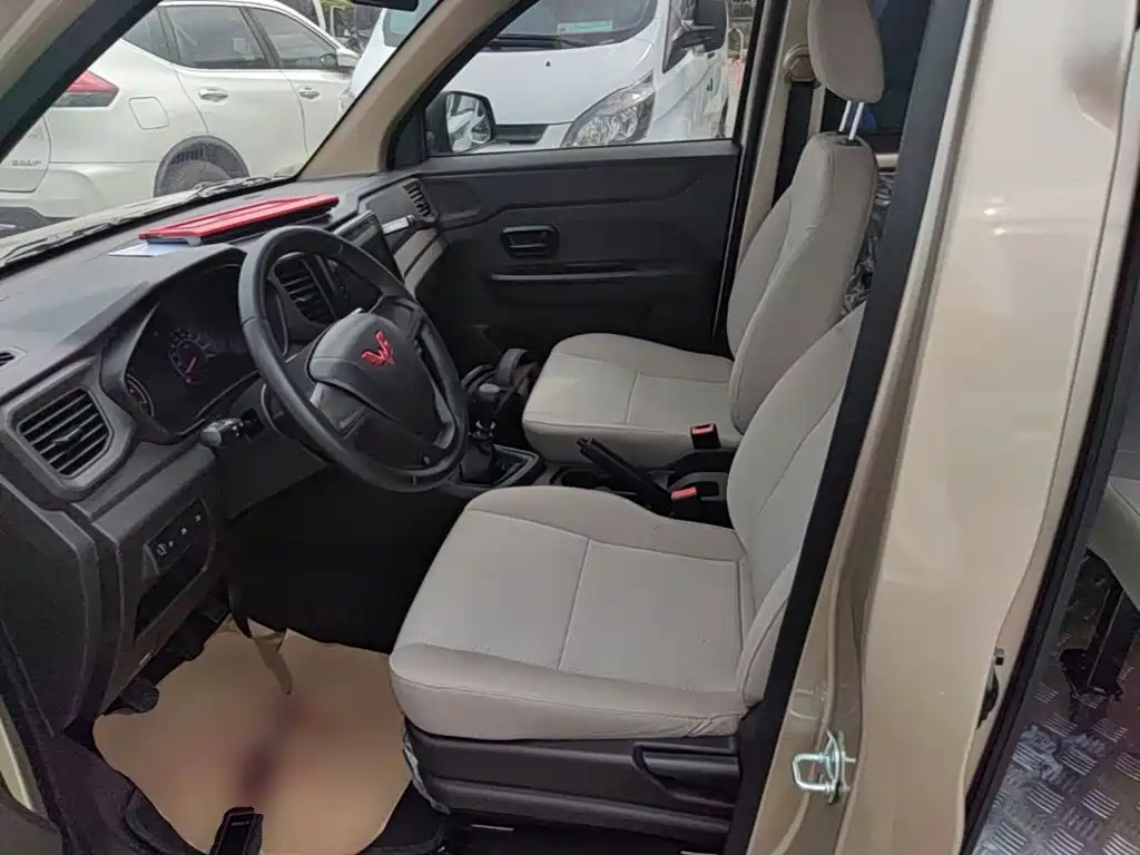 Wuling Hongguang V — миниатюра 15