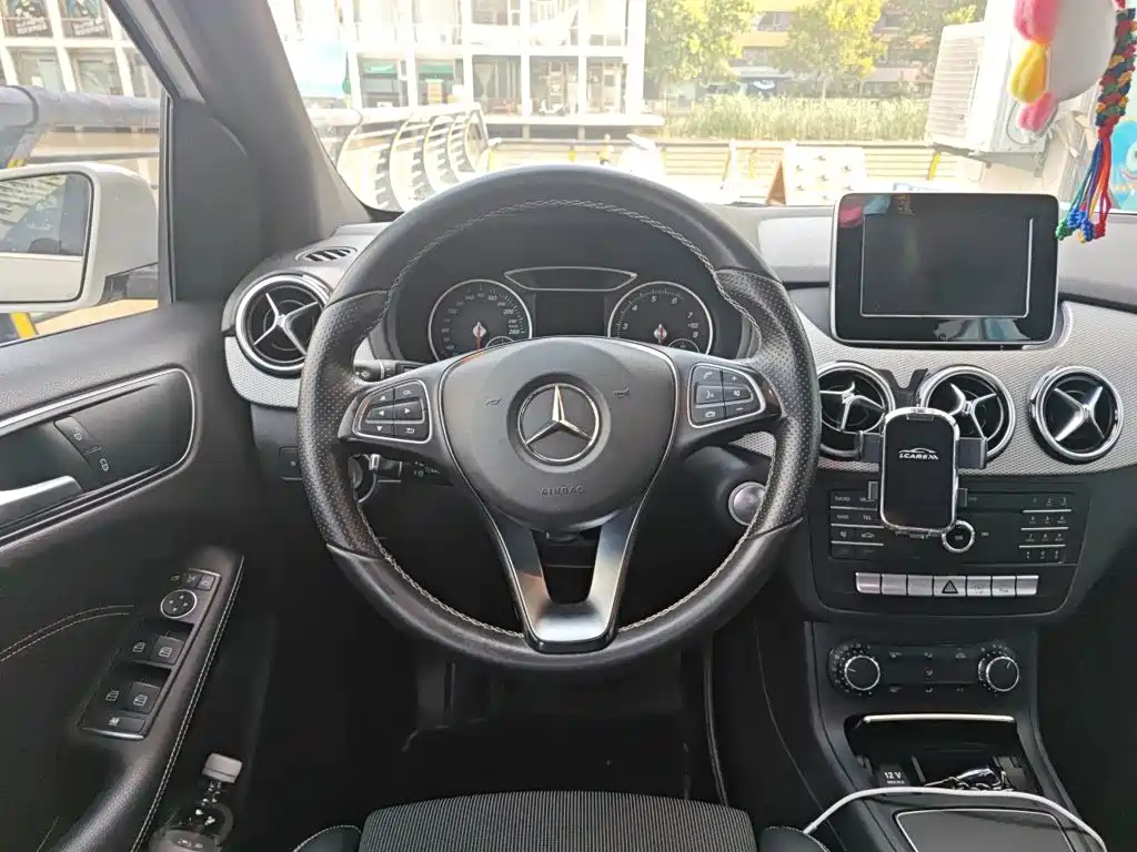 Mercedes-Benz B-Class — миниатюра 11