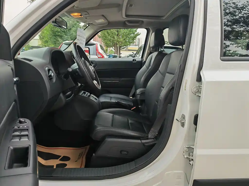 Jeep Patriot — миниатюра 3