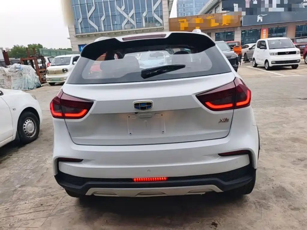 Geely Vision X3 — миниатюра 6