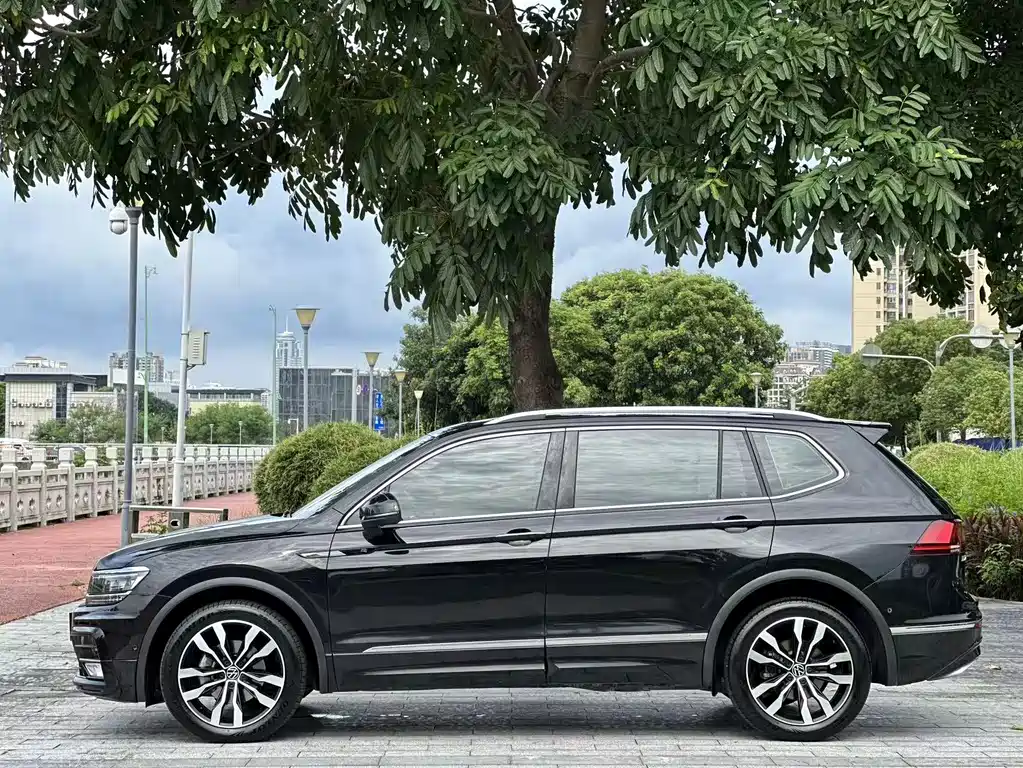 Volkswagen Tiguan L — миниатюра 14