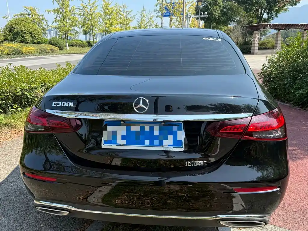Mercedes-Benz E-Class — миниатюра 4