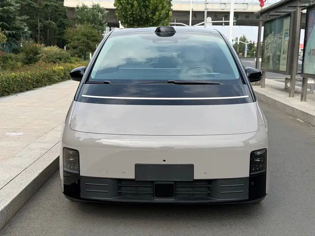 Li Auto Li MEGA — миниатюра 2