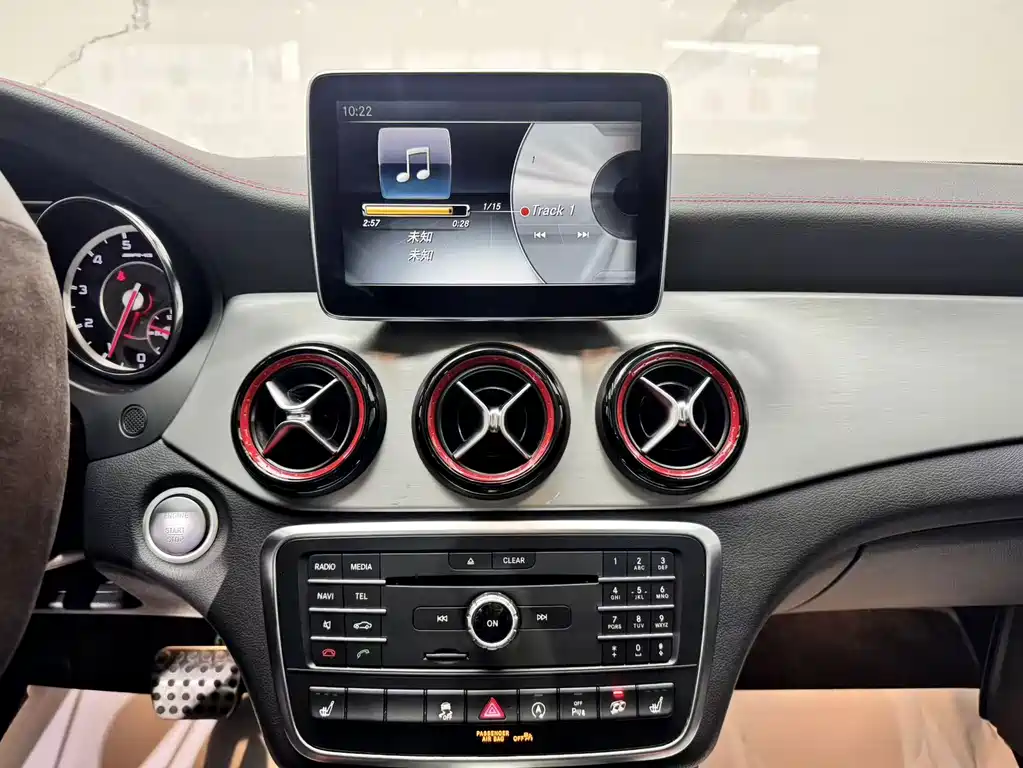 Mercedes-Benz GLA AMG — миниатюра 10