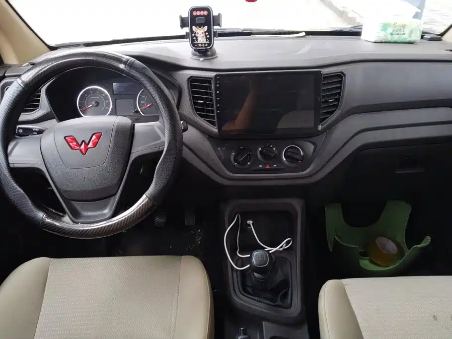 Wuling Hongguang V — миниатюра 12