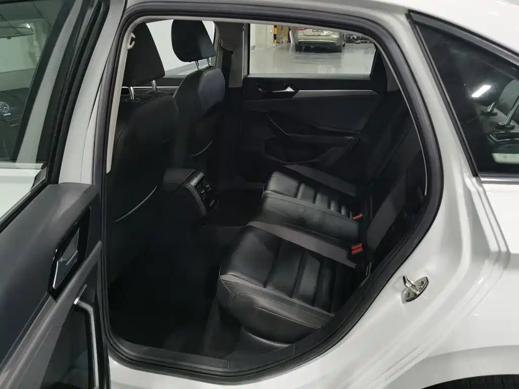 Volkswagen Sagitar — миниатюра 15