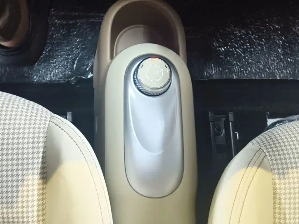 Wuling MINIEV — миниатюра 14