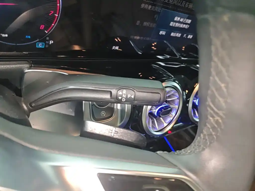 Mercedes-Benz GLB — миниатюра 14
