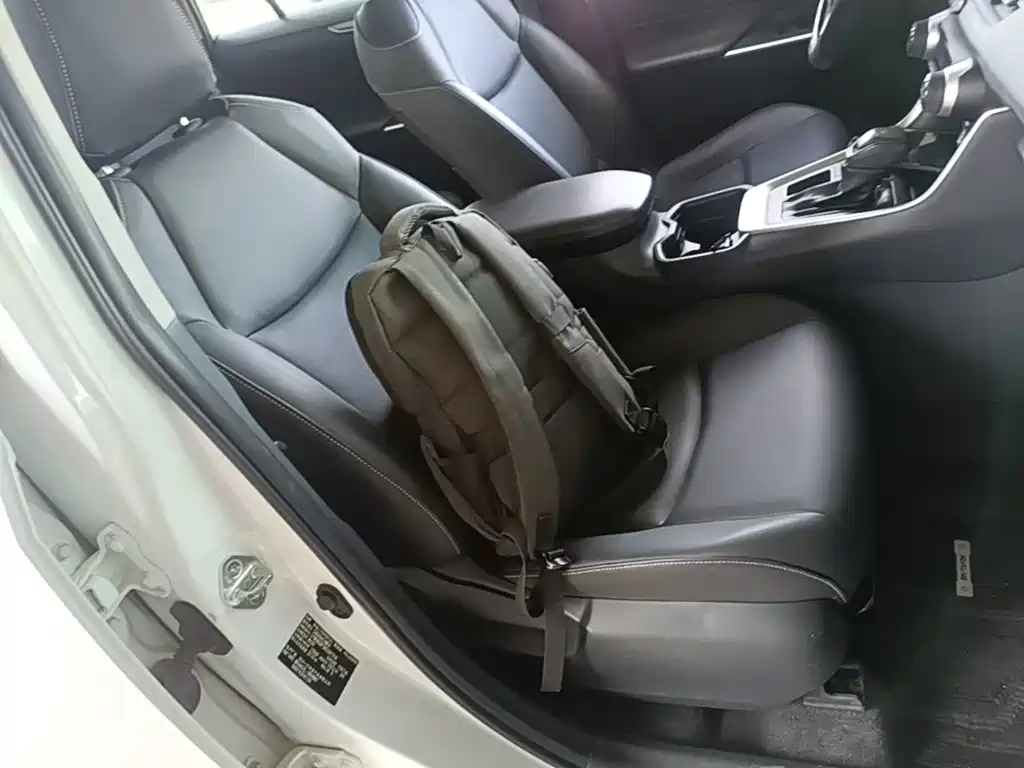 Toyota RAV4 — миниатюра 25