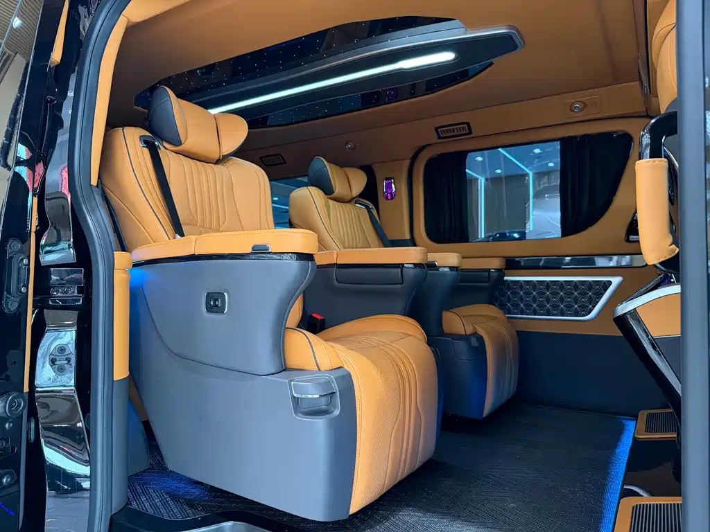 Toyota HiAce 2025 3.5L AT