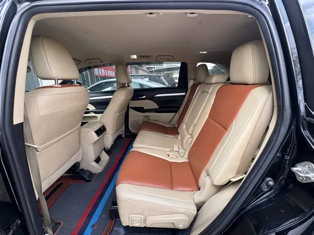 Toyota Highlander — миниатюра 5