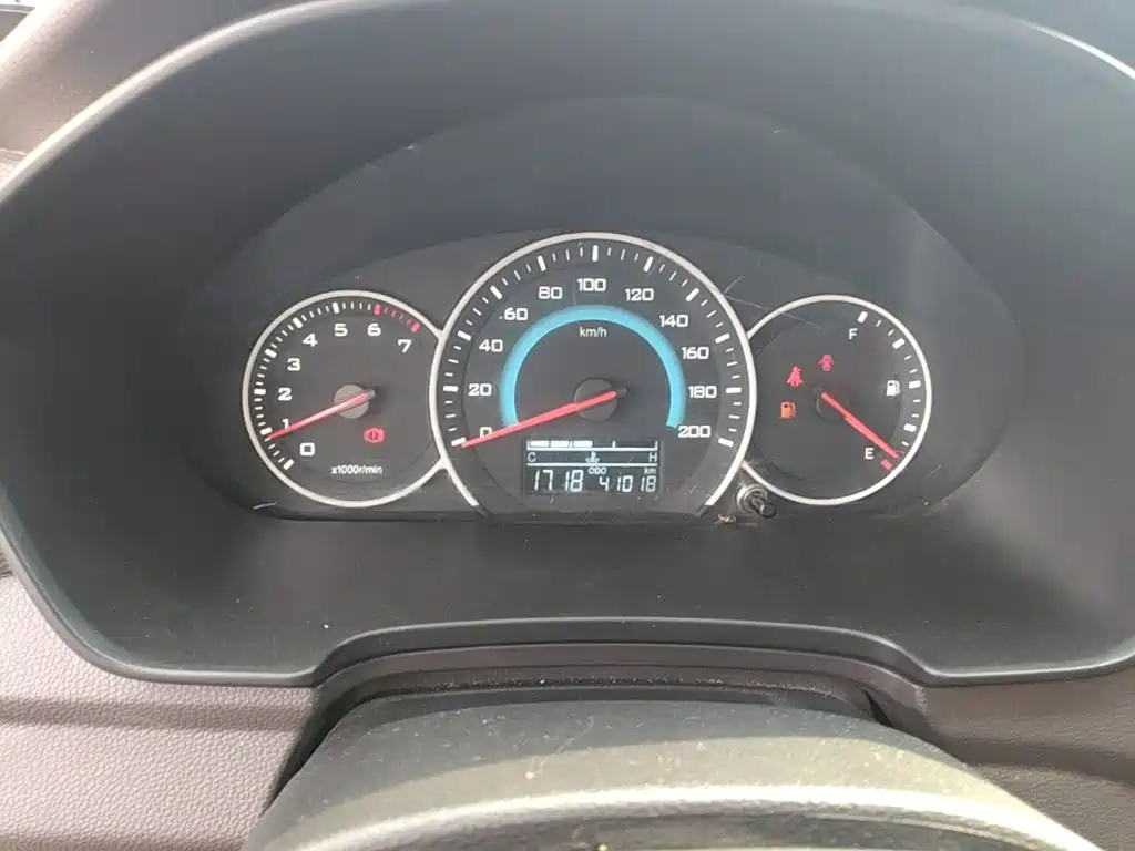 Wuling Hongguang V — миниатюра 12
