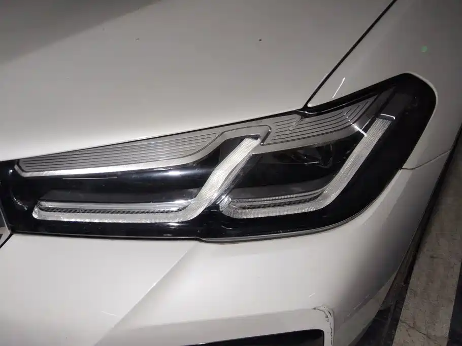 BMW 5 Series — миниатюра 5