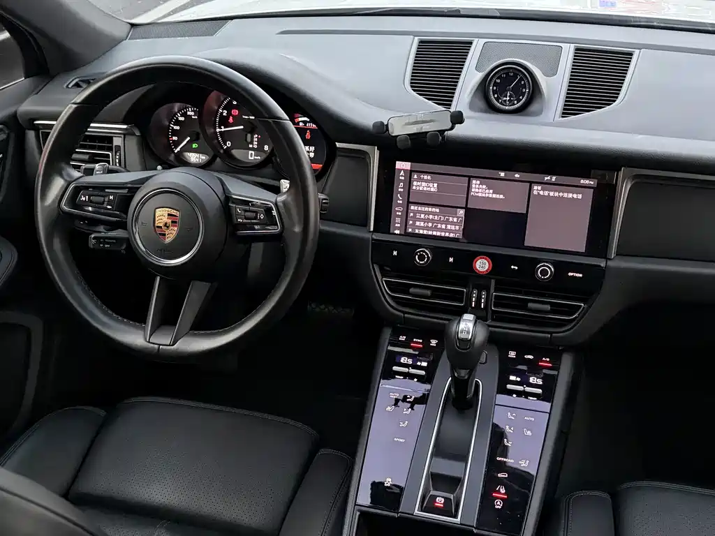 Porsche Macan — миниатюра 19