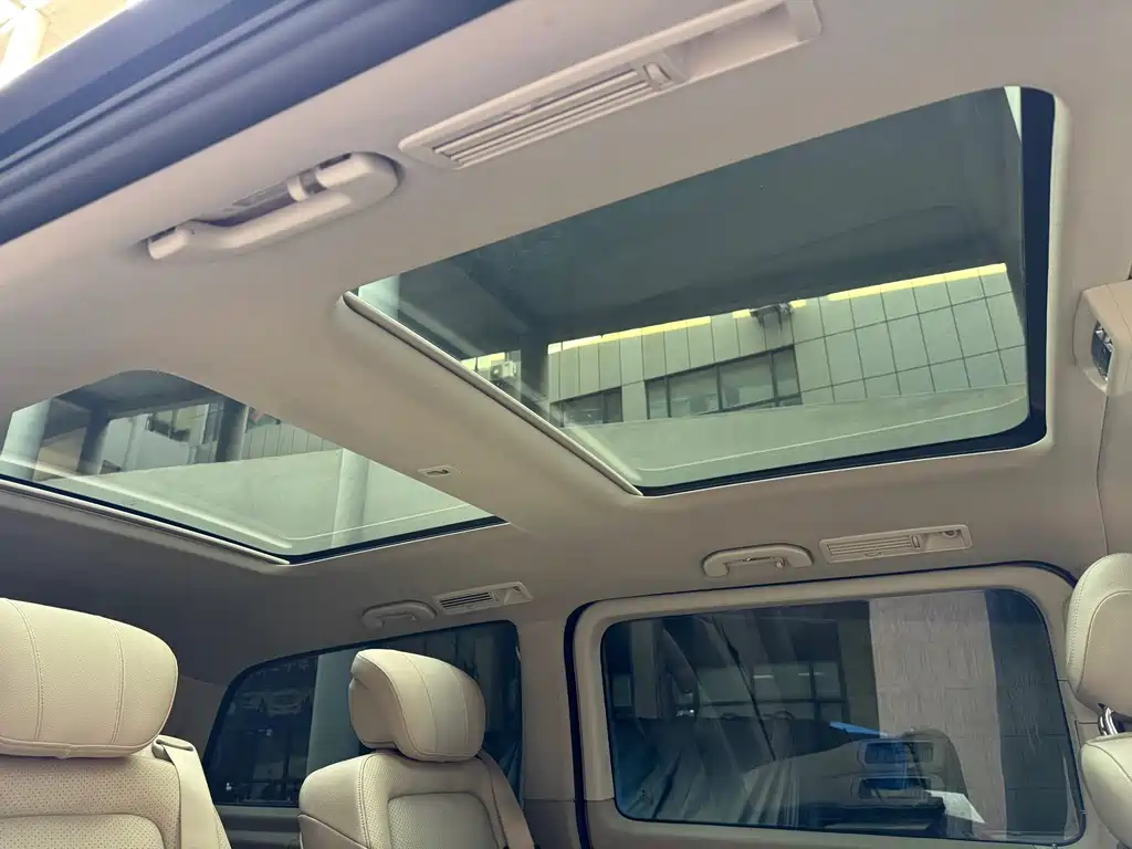 Mercedes-Benz V-Class — миниатюра 24