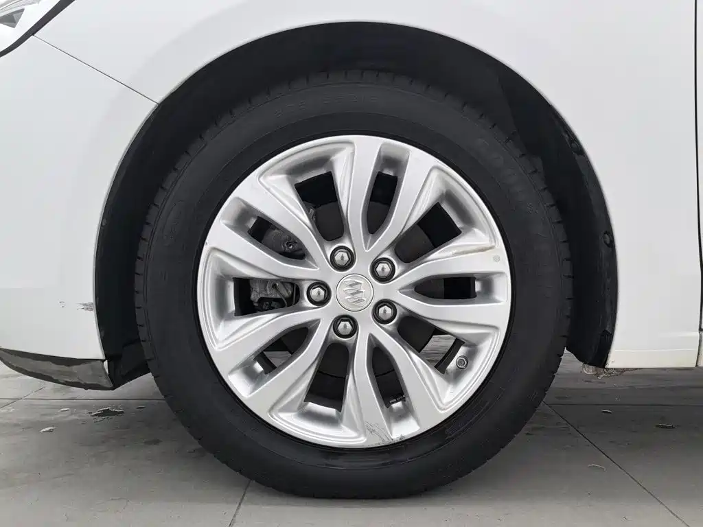 Buick Excelle — миниатюра 17