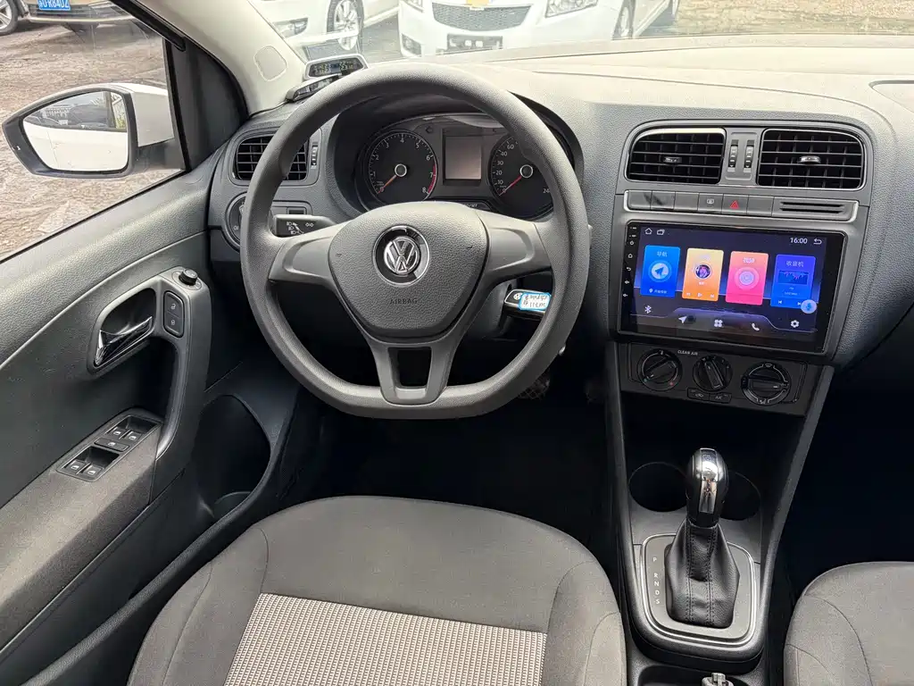 Volkswagen Polo — миниатюра 9