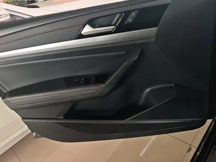Volkswagen Lavida — миниатюра 7