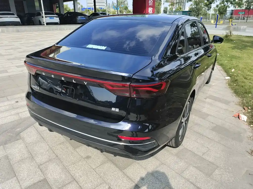Geely Emgrand — миниатюра 10