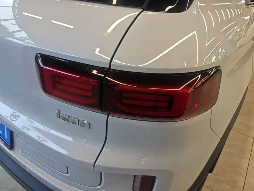Geely Icon — миниатюра 8