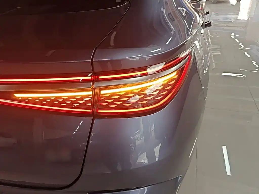 BYD Seal — миниатюра 8