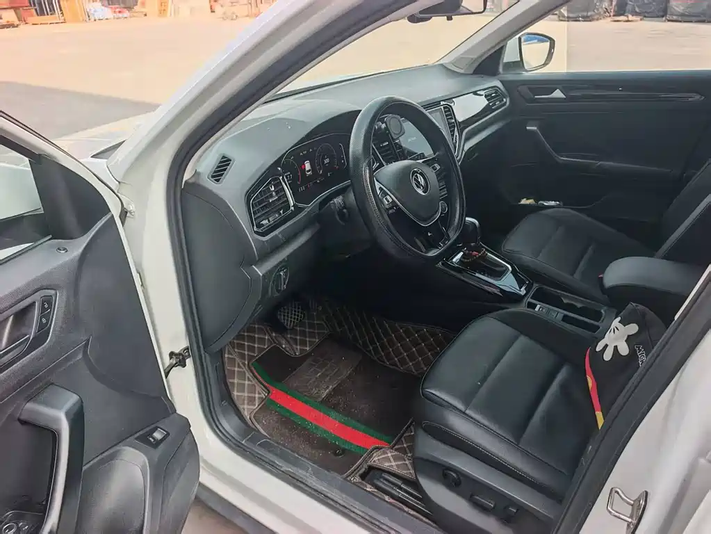 Volkswagen T-Roc — миниатюра 4