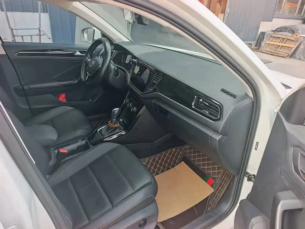 Volkswagen T-Roc — миниатюра 6
