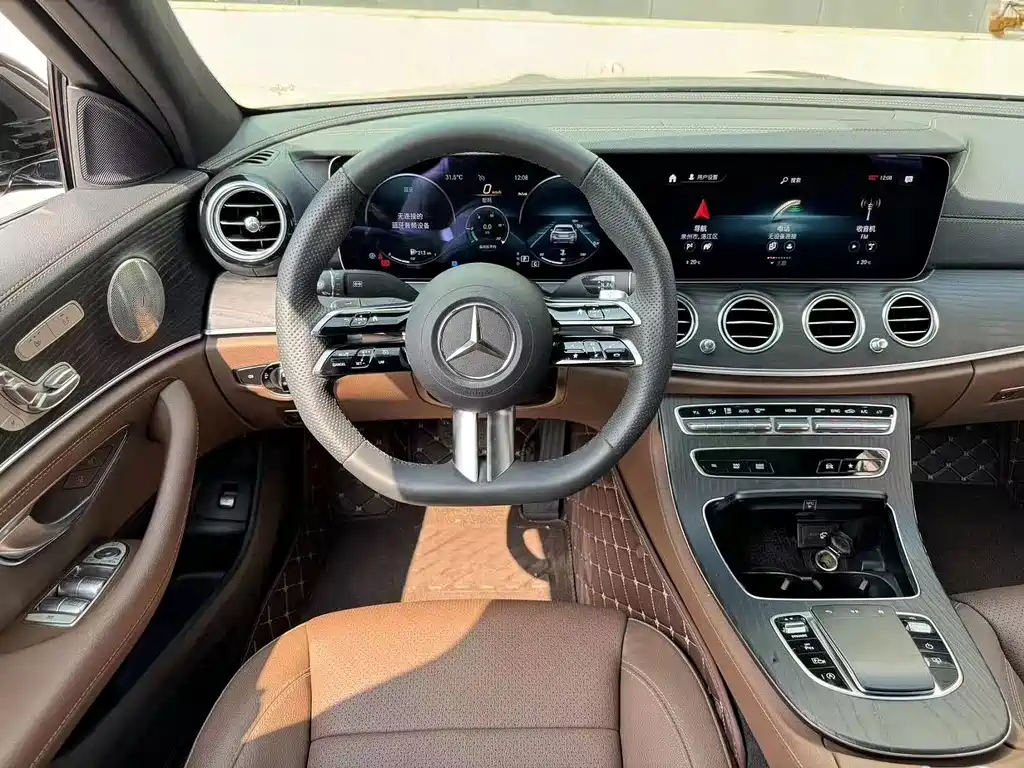 Mercedes-Benz E-Class — миниатюра 8