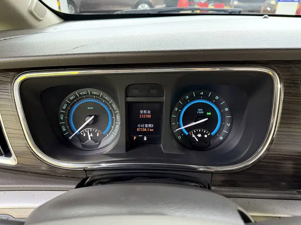 Buick GL8 — миниатюра 33