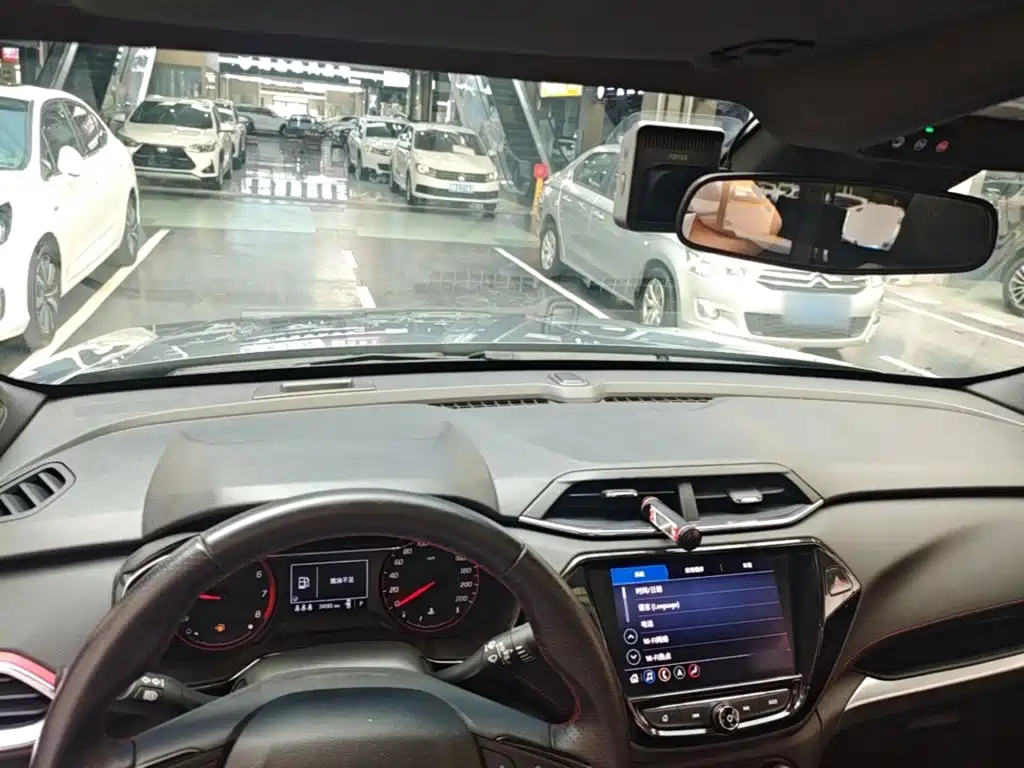 Chevrolet Tracker — миниатюра 10