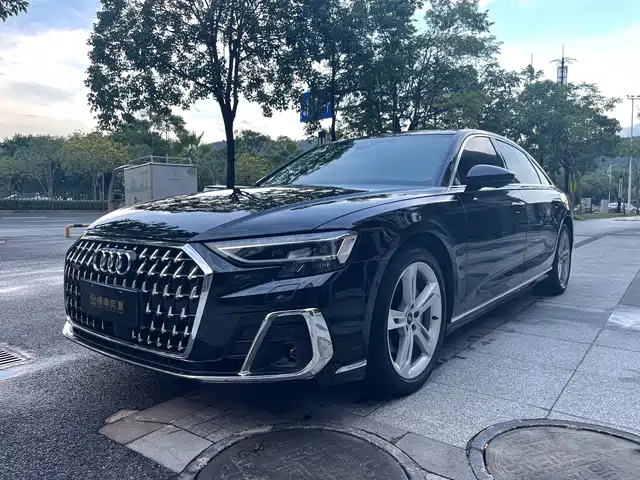 AUDI  A8 2023