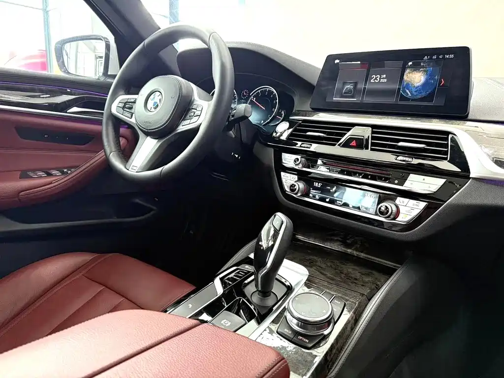 BMW 5 Series — миниатюра 7