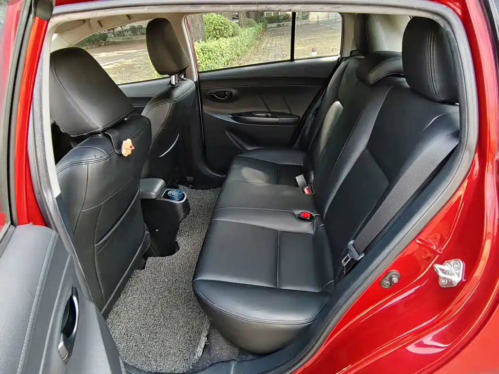 Toyota Yaris L — миниатюра 11