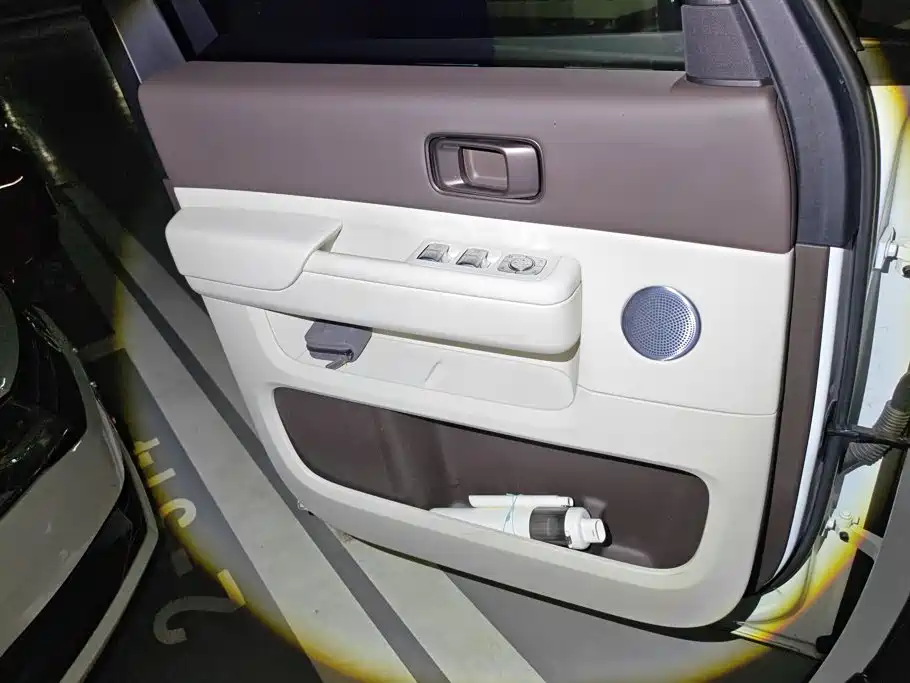 Li Auto Li MEGA — миниатюра 7