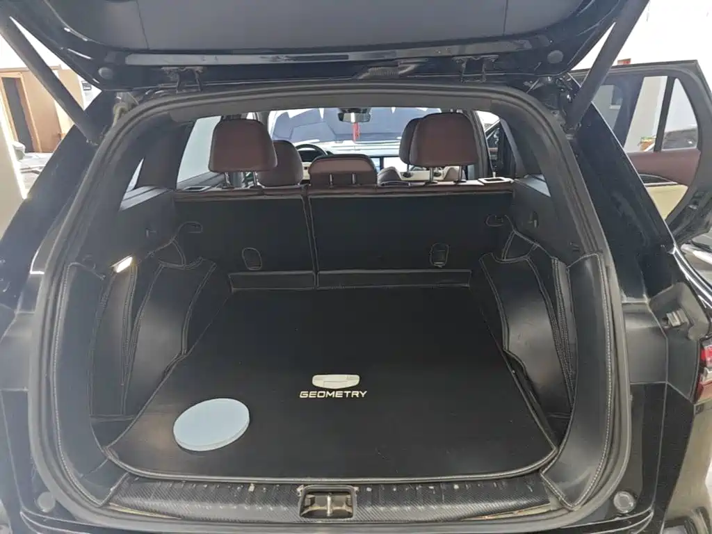 Geely Xingyue L — миниатюра 19