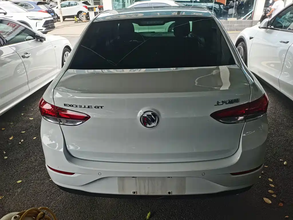 Buick Excelle — миниатюра 8
