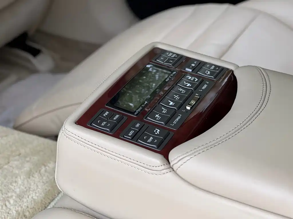 Lexus LS — миниатюра 16
