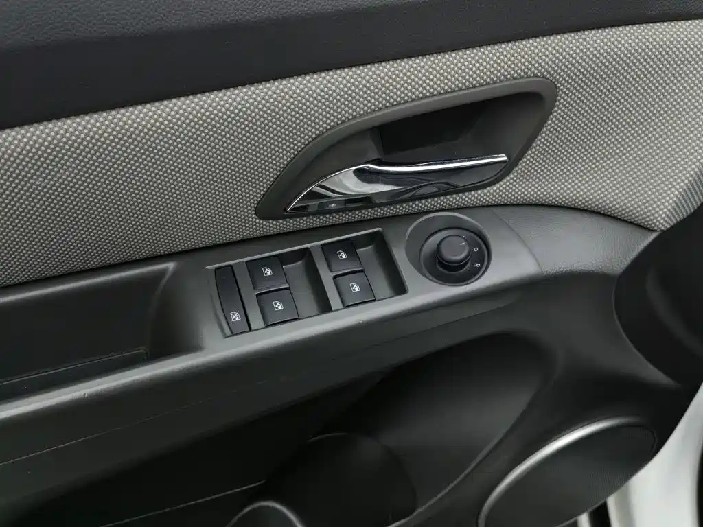 Chevrolet Cruze — миниатюра 9