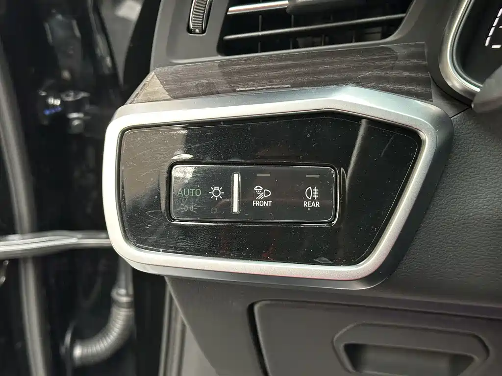 Audi A6L — миниатюра 18