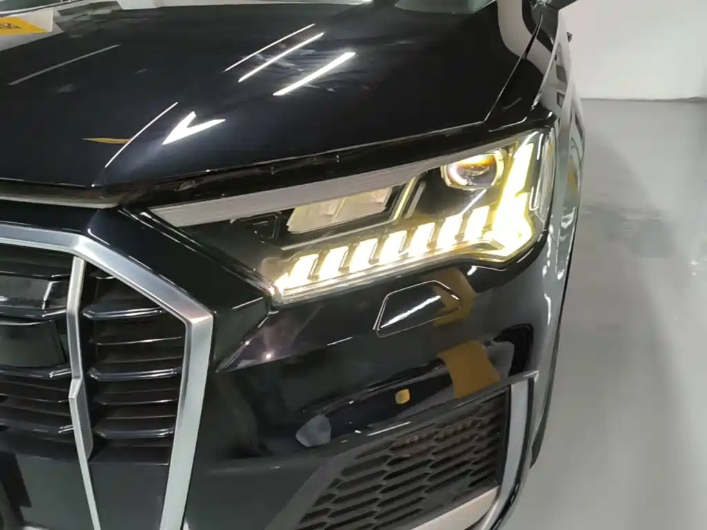 Audi Q7 — миниатюра 24