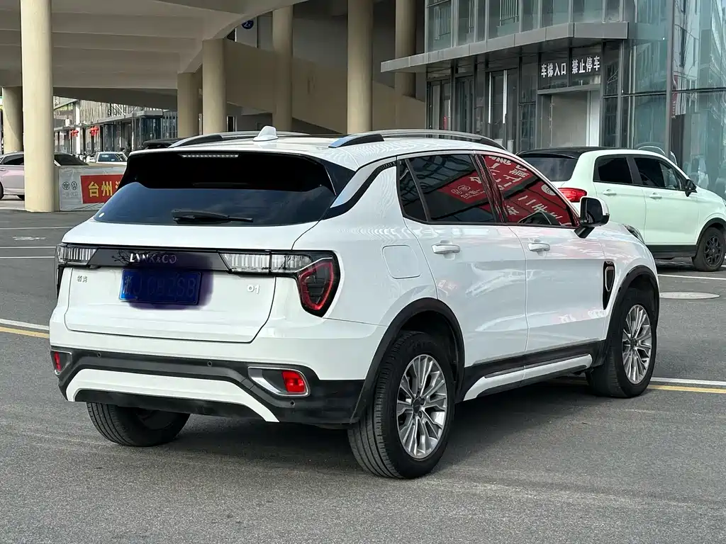 Lynk & Co 01 2017 2.0T