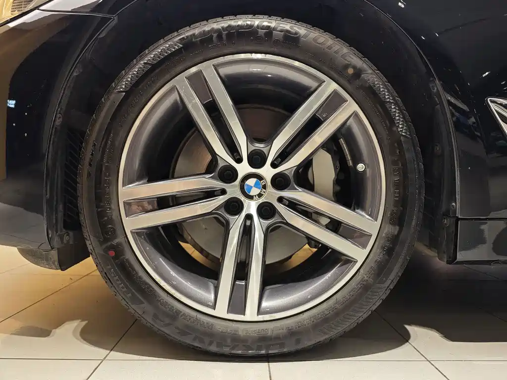 BMW 5 Series — миниатюра 3