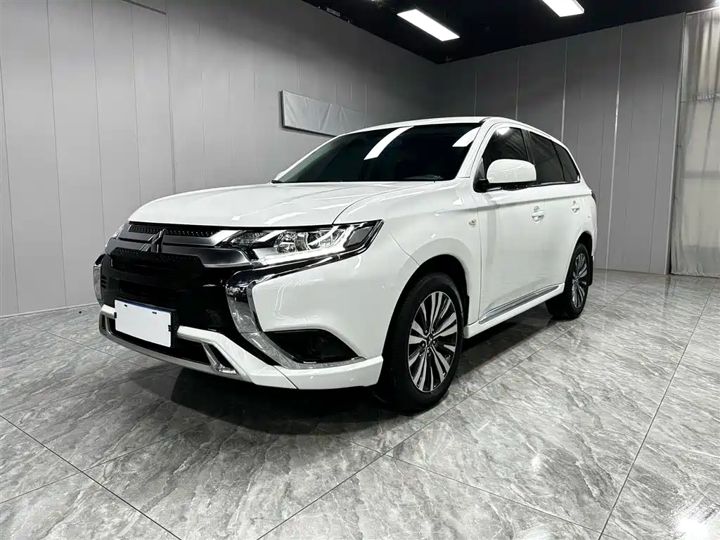 Mitsubishi Outlander 2023