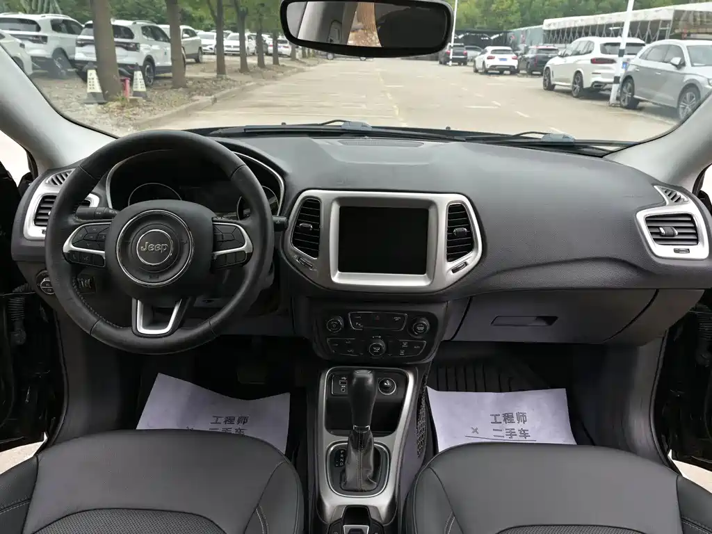 Jeep Compass — миниатюра 7